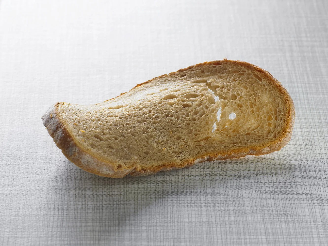 reiner-ohms-fotograf-symbolbild-armut-trockenes-brot.jpg