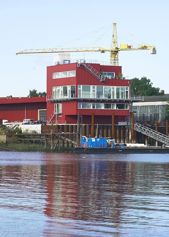Industrie-Architektur auf Finkenwerder an der Elbe. Reiner Ohms • Fotograf für Architektur