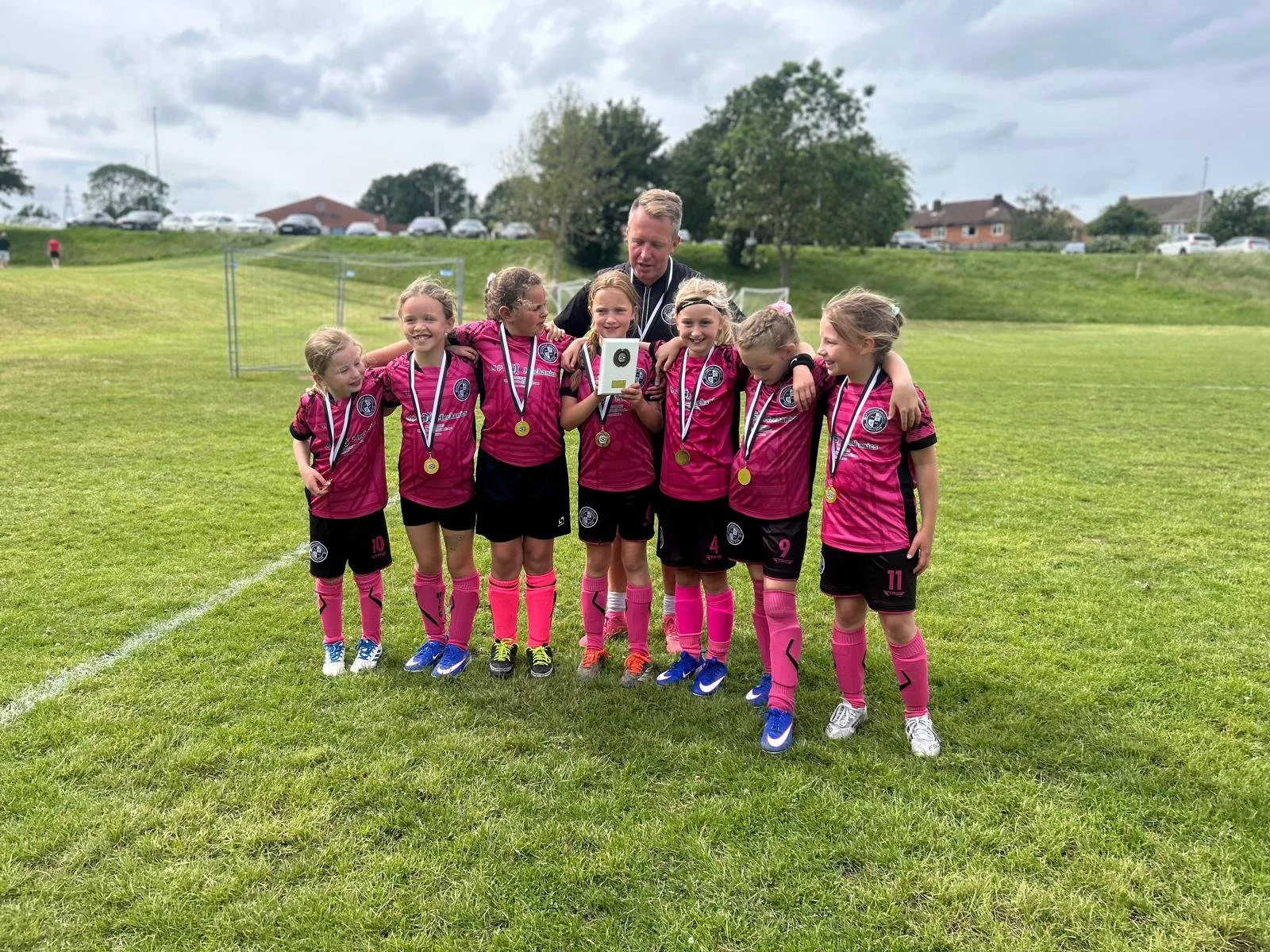 UTFC JUNIORS U8 PINK