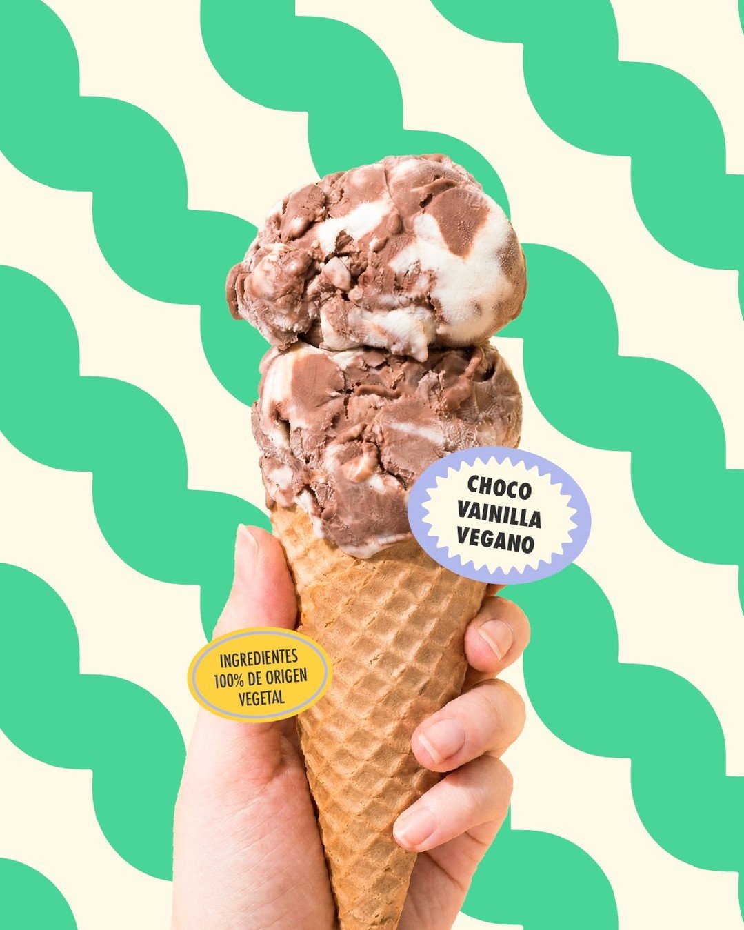 Choco Vainilla Vegano, the star of the day. 🌟 Sin ingredientes de origen animal, la combinaci&oacute;n de dos cl&aacute;sicos, cremosito y delicioso.

Este helado + una charla con tu persona favorita en Ciocolatto... solo diremos que no hay mejor pl