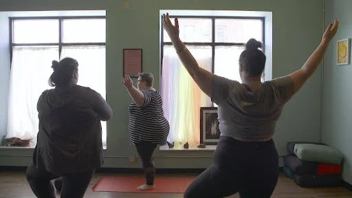Behold the Inclusive, Body-Positive Gym That Rejects Fatphobia. Gym members, trainers and staff don't waste any time contrasting fatness and fitness in the workout facility imaged by the women behind the 'Matter of Fat' podcast.
Directed by: Diana Fr
