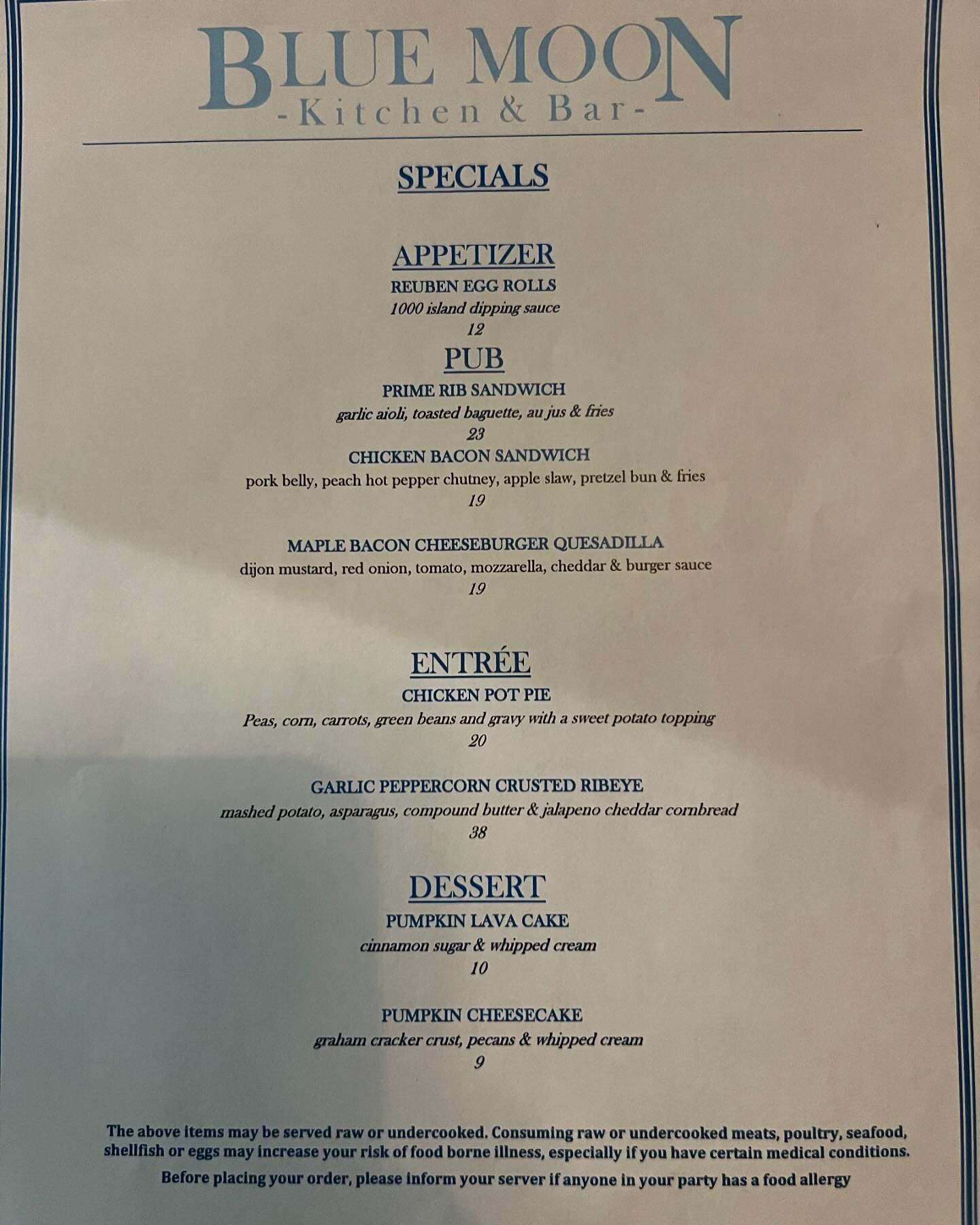 It&rsquo;s dinner time and we have some killer dishes on tonight&rsquo;s menu!!! We saved you a seat just bring your appetite!!
#bluemoonkitchenandbar #amesburymassachusetts #dinnertime #saturday #yum #letusdothecooking