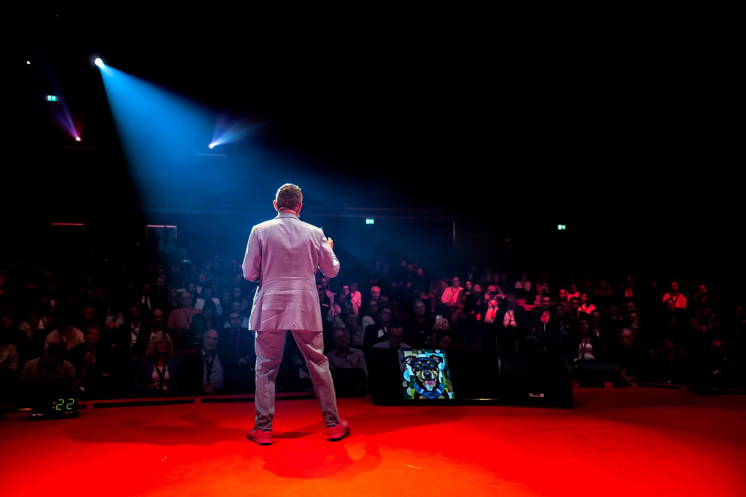 International Keynote Speaker AI in Sales Tim Cortinovis