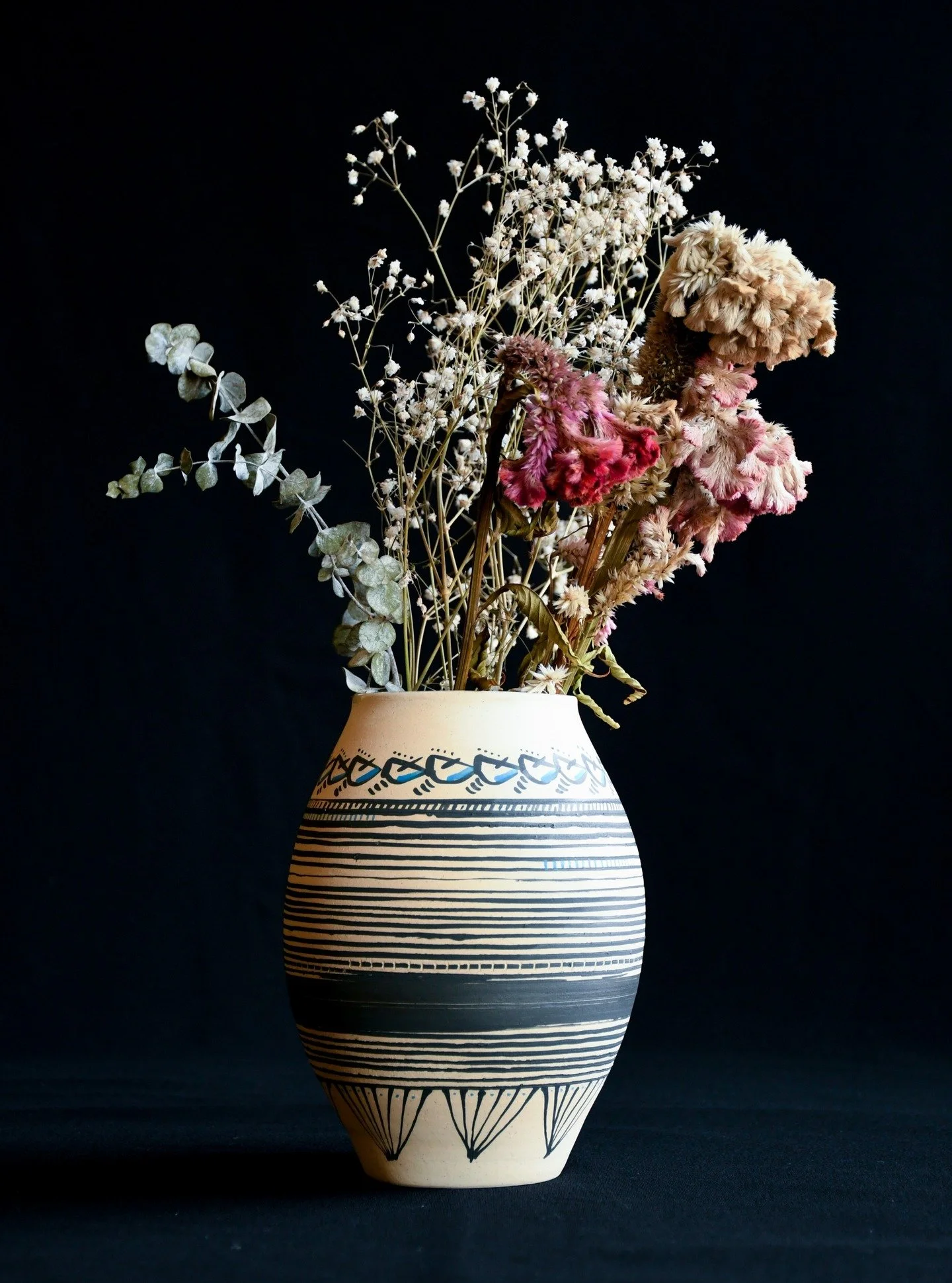 New vase by @mm_earth 
Shot at BAT Clay