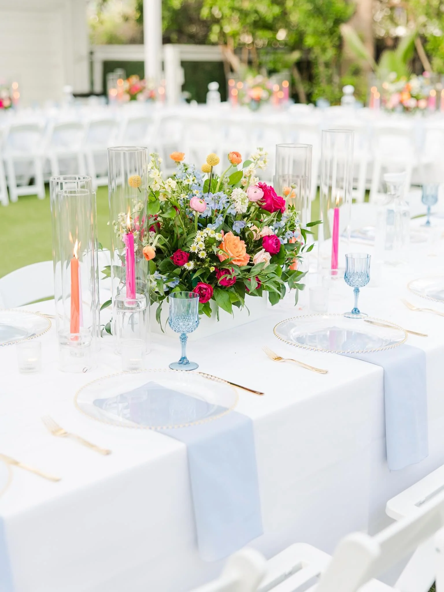 Obsessed with @thejulianahtx  in the springtime, and @thetallesttulip captured this bright pink palette so perfectly, playful, vibrant, and exactly what the space called for.  Planner: @opalandslateevents
Venue: @thejulianahtx
Hair &amp; Makeup: @lov