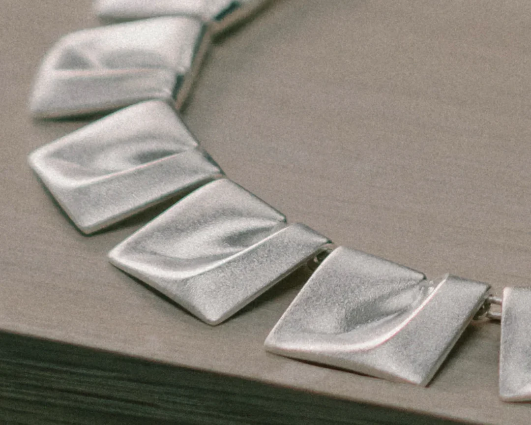 Planetoid Valleys Close Up