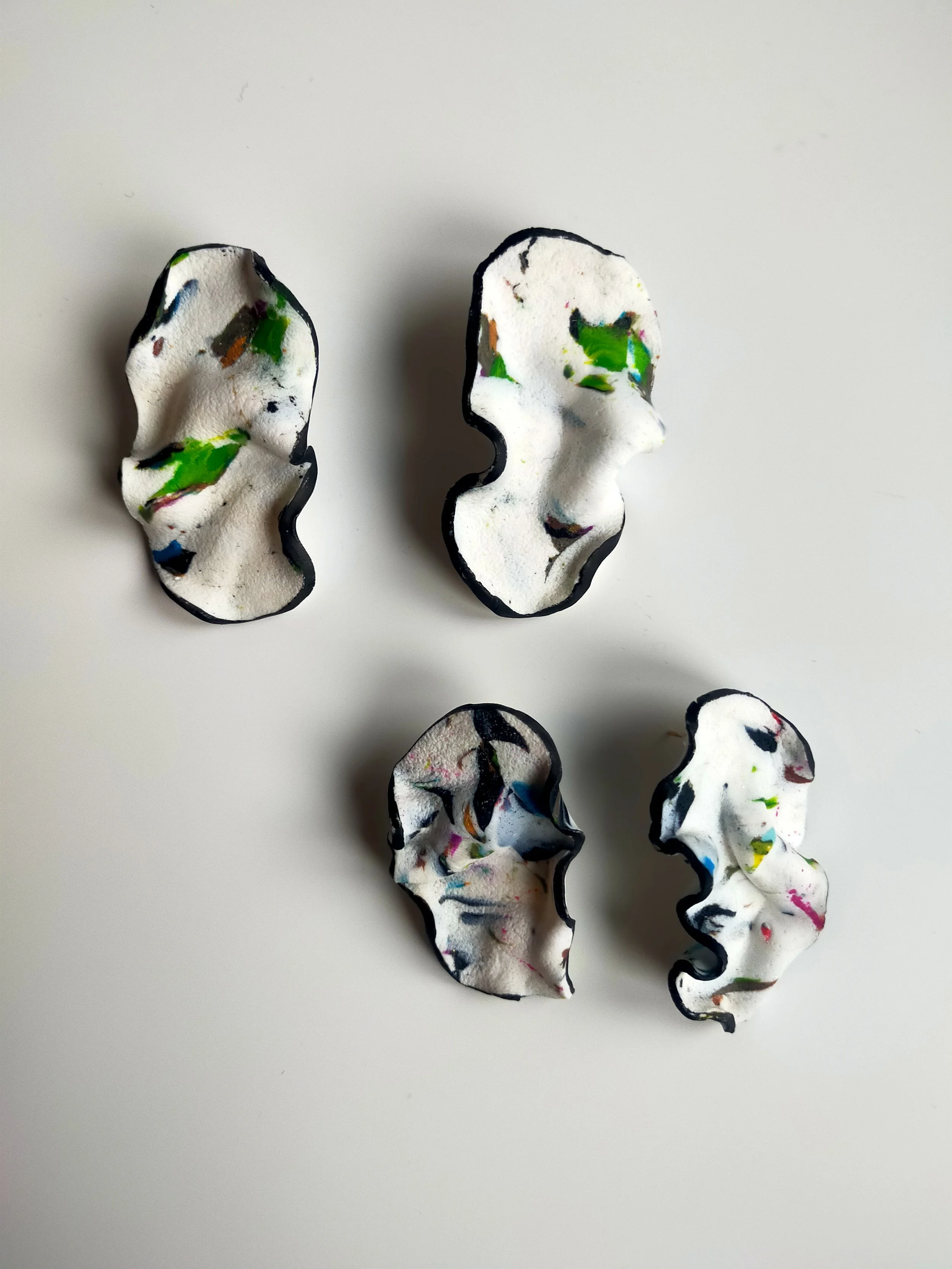 Oysters - multi-colour