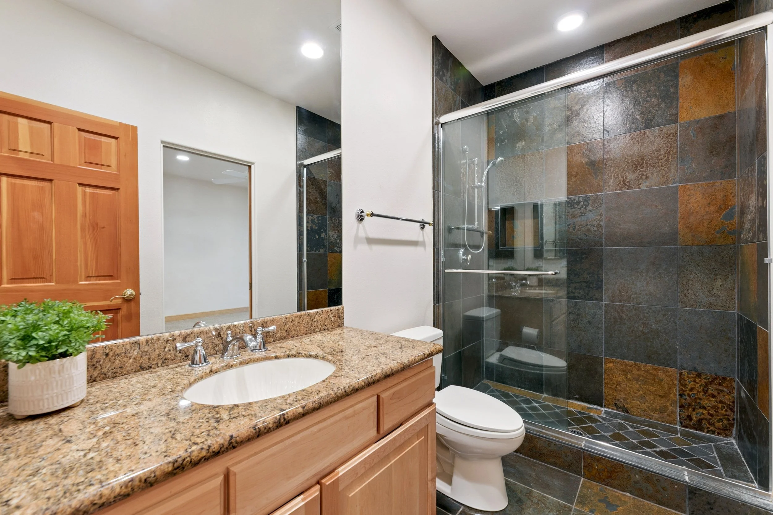 canopy-real-estate-1057 -sawmill-road-main-level-full-bathroom.jpg