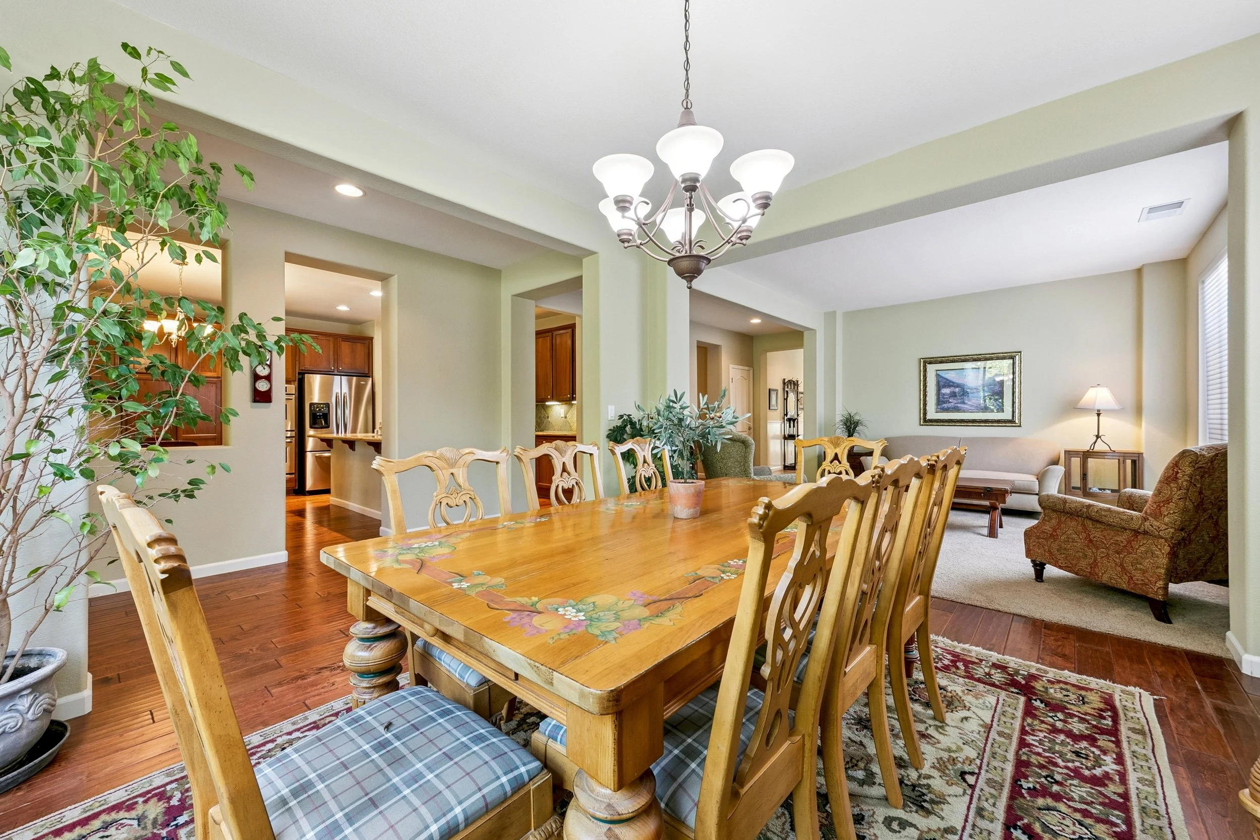 canopy-real-estate-14080-tagor-road-formal-dining-area-2.jpg