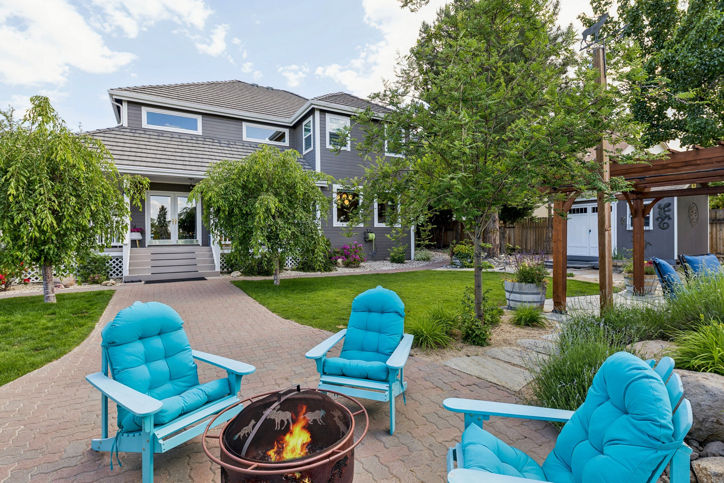 canopy-real-estate-2425-killington-drive-back-yard-fire-pit-2.jpg
