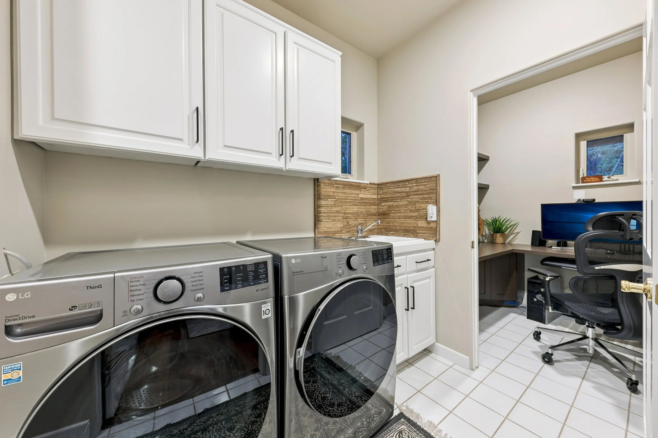 canopy-real-estate-909-southwood-blvd-laundry-room-office.jpg