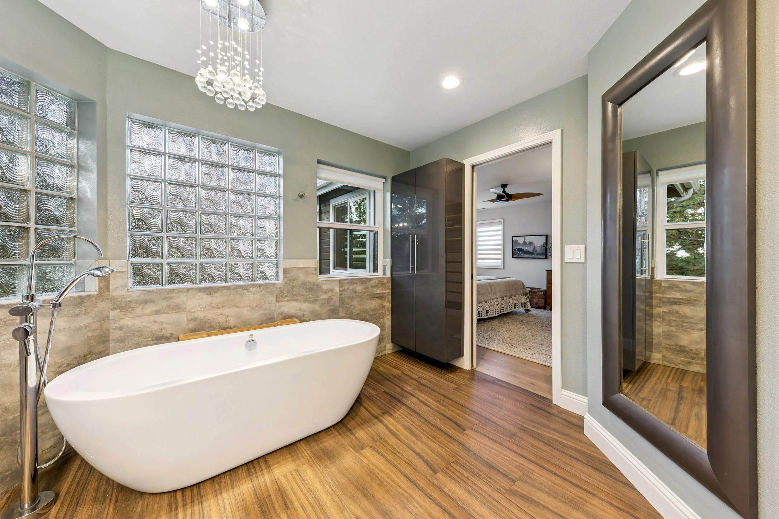 canopy-real-estate-2425-killington-drive-primary-bathroom-upstairs-4.jpg