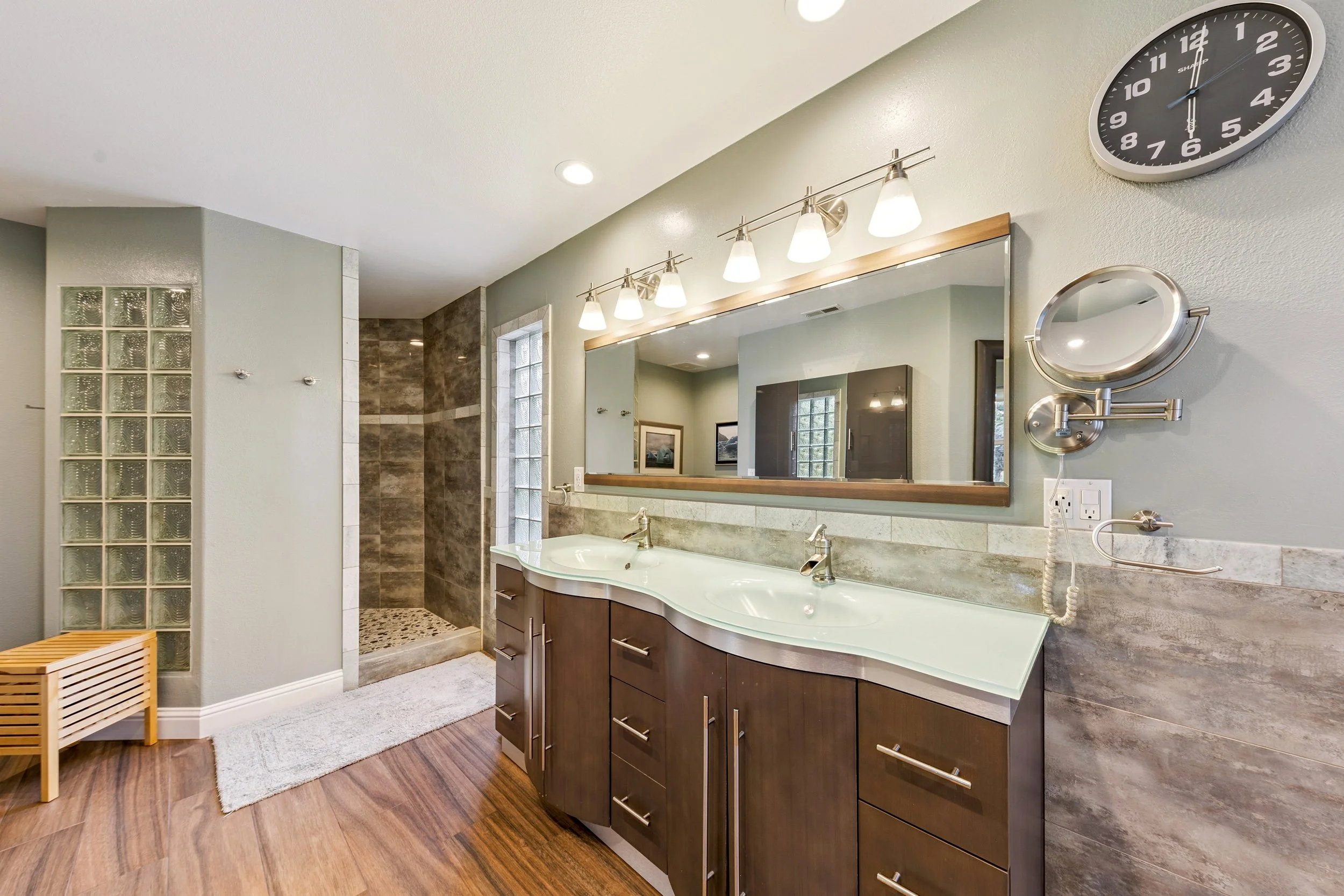 canopy-real-estate-2425-killington-drive-primary-bathroom-upstairs-2.jpg