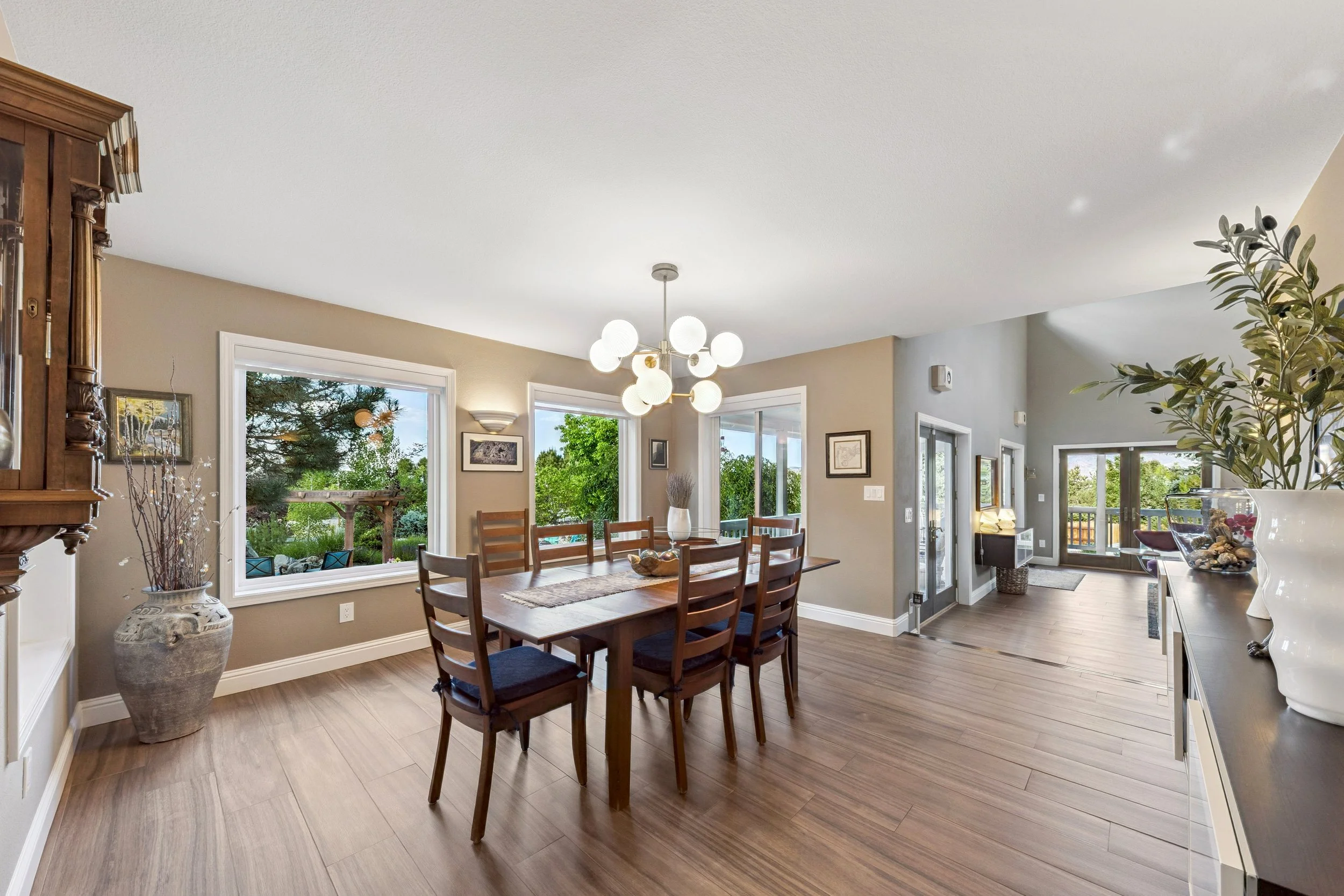canopy-real-estate-2425-killington-drive-dining-room-2.jpg