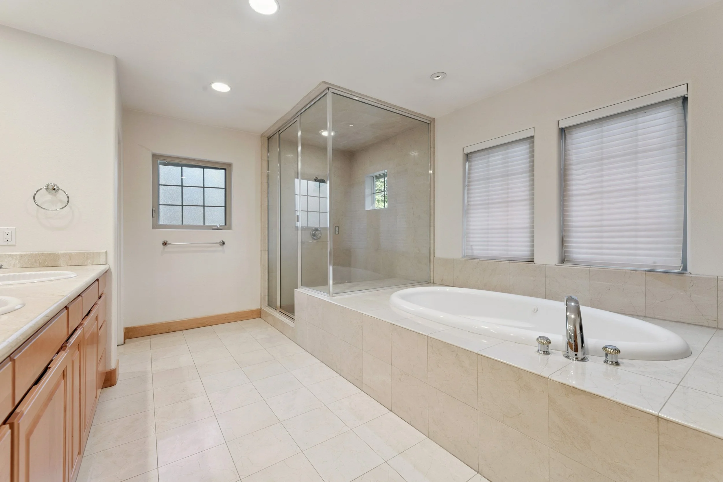 canopy-real-estate-1057 -sawmill-road-primary-bathroom-second-floor.jpg