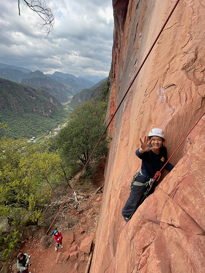 Climbers psyched to get mock lead laps in! A lot of leaerning styles in China focus on listening to teachers talk at students, so i made it my task to let the students have as much hands-on time with the tools of the trade as. I could.