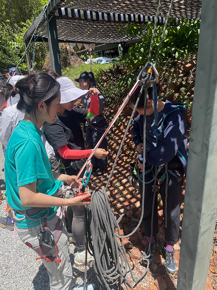 A self-rescue class I put on for volunteers at the climbing event hosted by the Liming Climbing Community and Patagonia (China) in spring 2024.