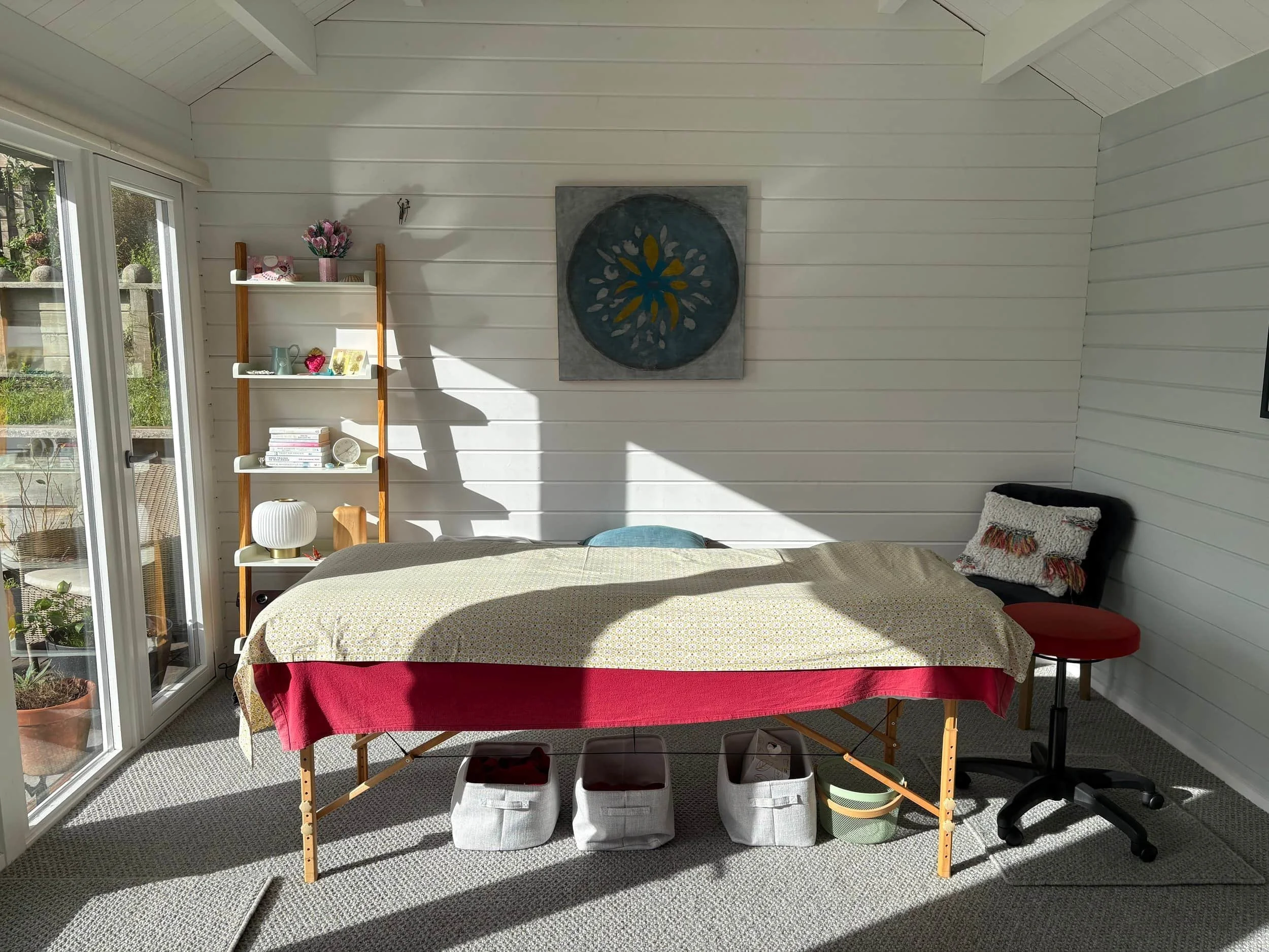 Somatic therapy session table
