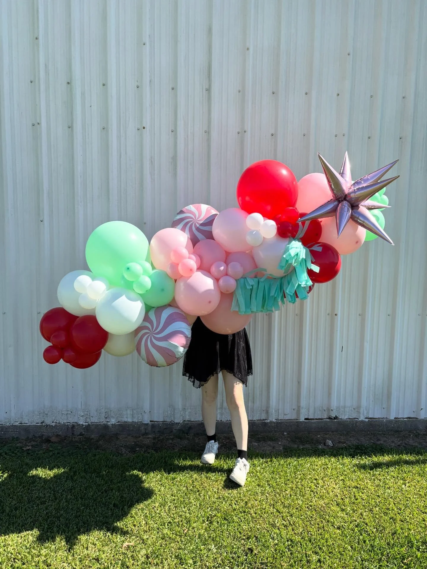 A few of our holiday pick ups! 🎄🎈
&bull;
&bull;
&bull;
#balloons #balloonart #balloonarch #blondieballoons #louisianaballoonartist #nolaballoonartist #neworleansballoonartist #batonrougeballoonartist #christmasballoons #holidayballoons #balloontree