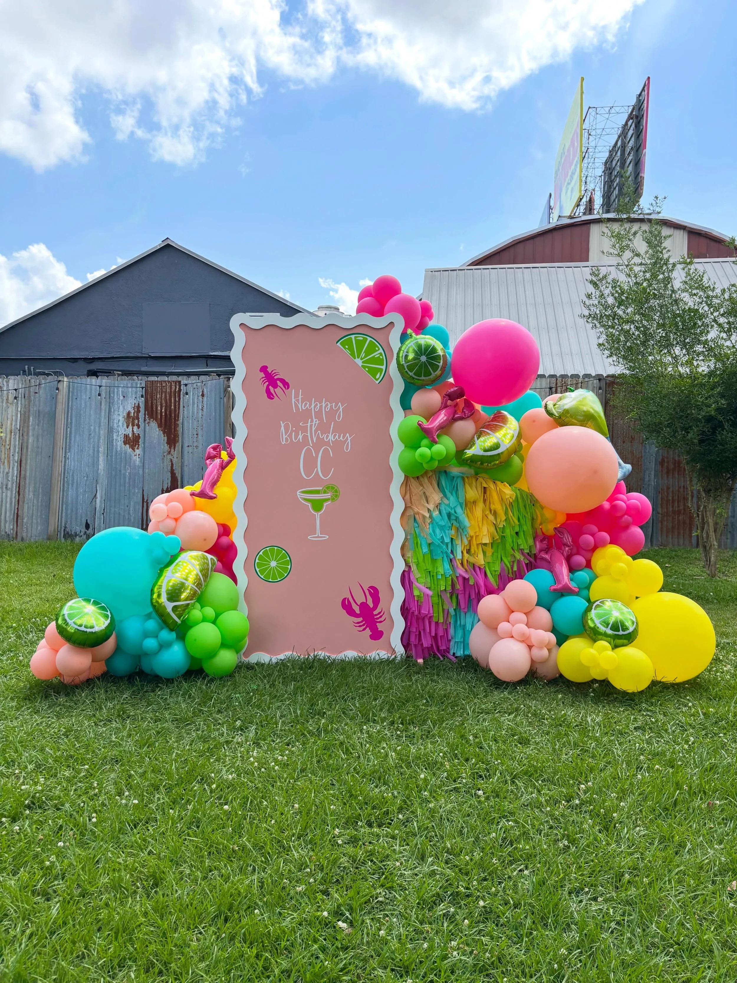 Happy Birthday CC! 🍋&zwj;🟩🦞💕 

Margaritas, hot pink crawfish, and custom tassels 😍 and how about the board and vinyl design? Obsessed!!

#blondieballoons #crawfishballoons #margaritaballoons #limeballoons #balloonsandtassels