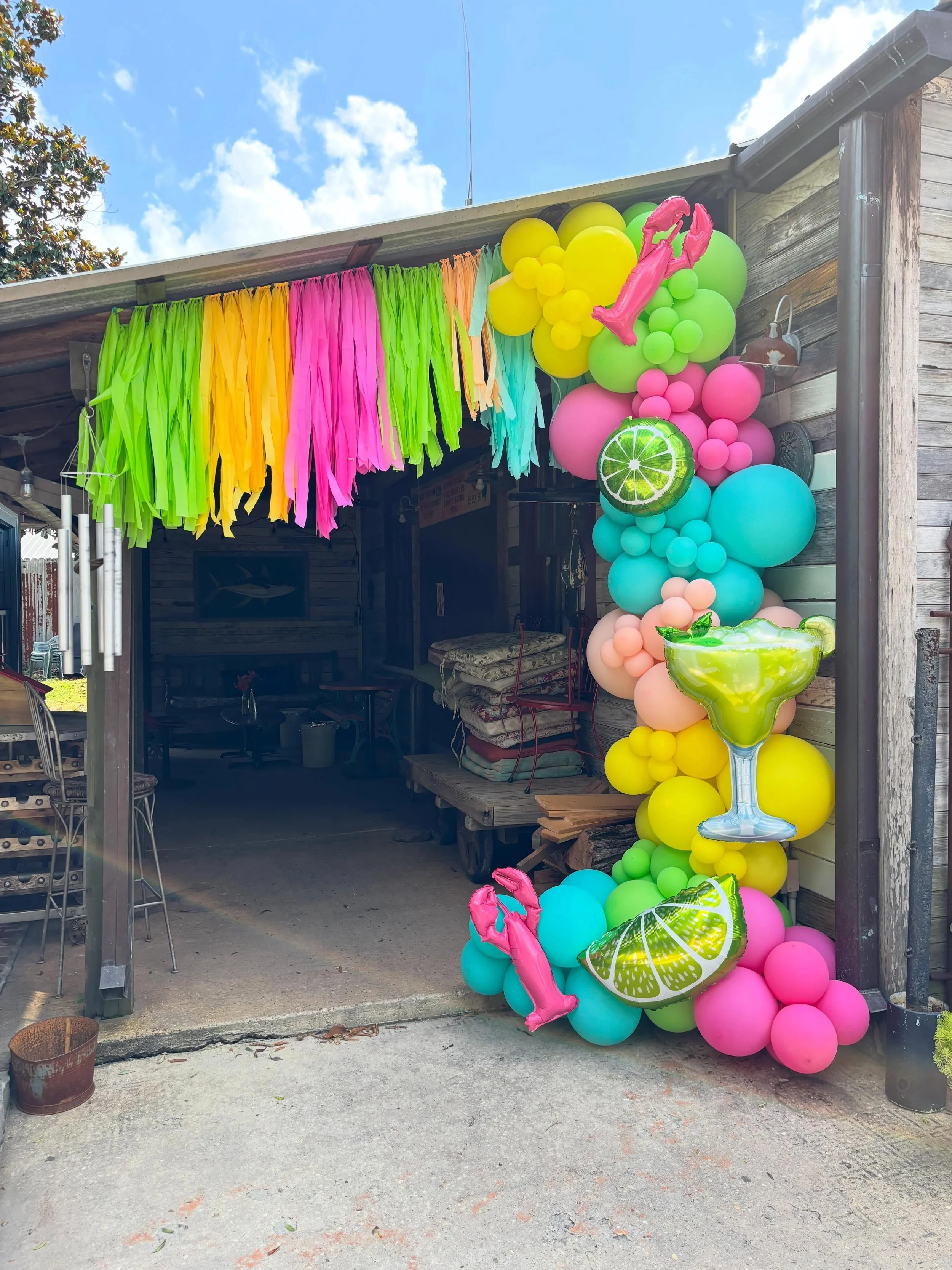 We are loving these colors with summer right around the corner 🍋&zwj;🟩🦞💕 

#blondieballoons #crawfishballoons #margaritaballoons #batonrougeballoons #tropicalballoons