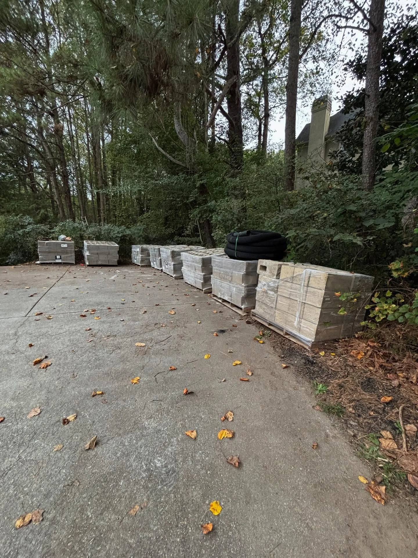 Like Buc-ee&rsquo;s, we&rsquo;ve got it all! 🦫
From roofing and concrete retention walls to painting and driveways. Tree cutting and fallen tree removal 
What ever your project, we deliver quality.

We&rsquo;re your one-stop shop for all your constr
