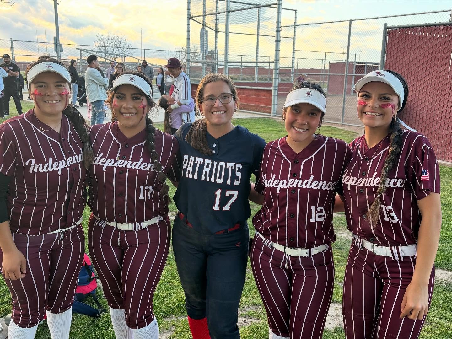 Always love between teammates
🧨🥎🧨🥎🧨🥎🧨
#highschoolsoftball