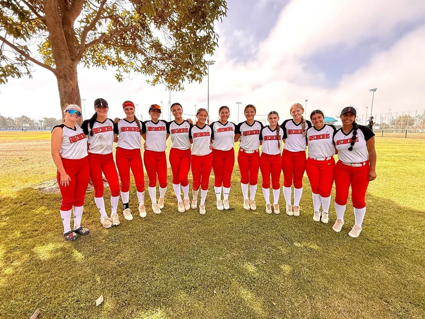 Excellent weekend for the 16s team! They competed in the PGF Surf City tournament in Huntington Beach, achieving a 4-1 record.
Congratulations, ladies! ❤️🤍🖤🧨🥎
#fcescarcega #fcescarcega16u #firecrackersescarcega #FCSTRONG #fyp #bakersfieldsoftb