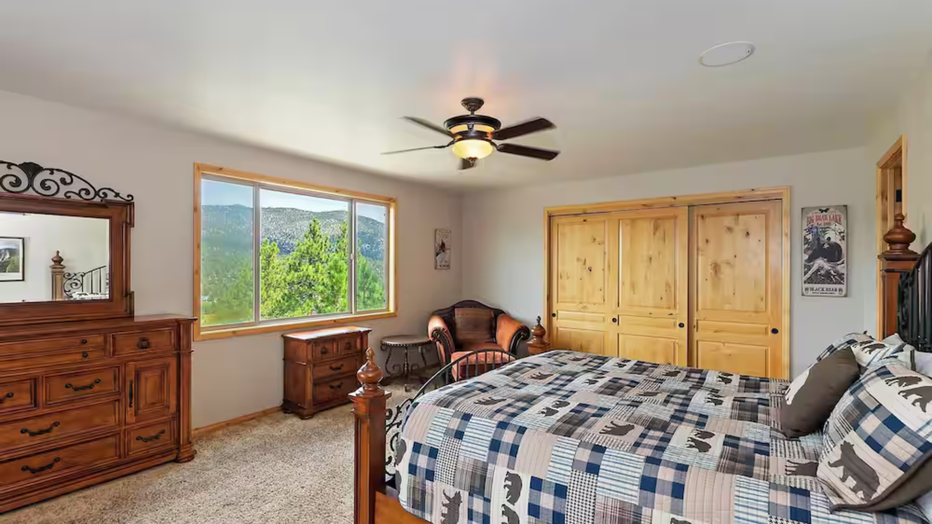 Private Queen Studio + Private Bathroom ($1095)