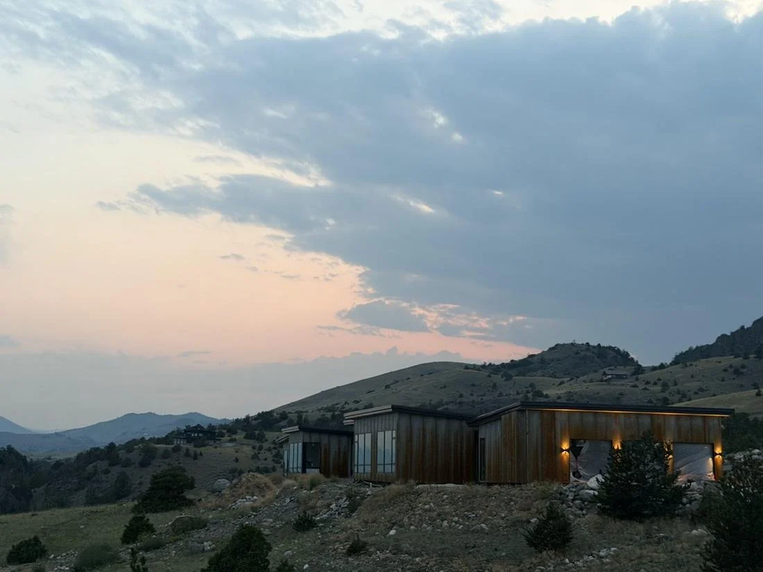 Paradise View exterior in the evening