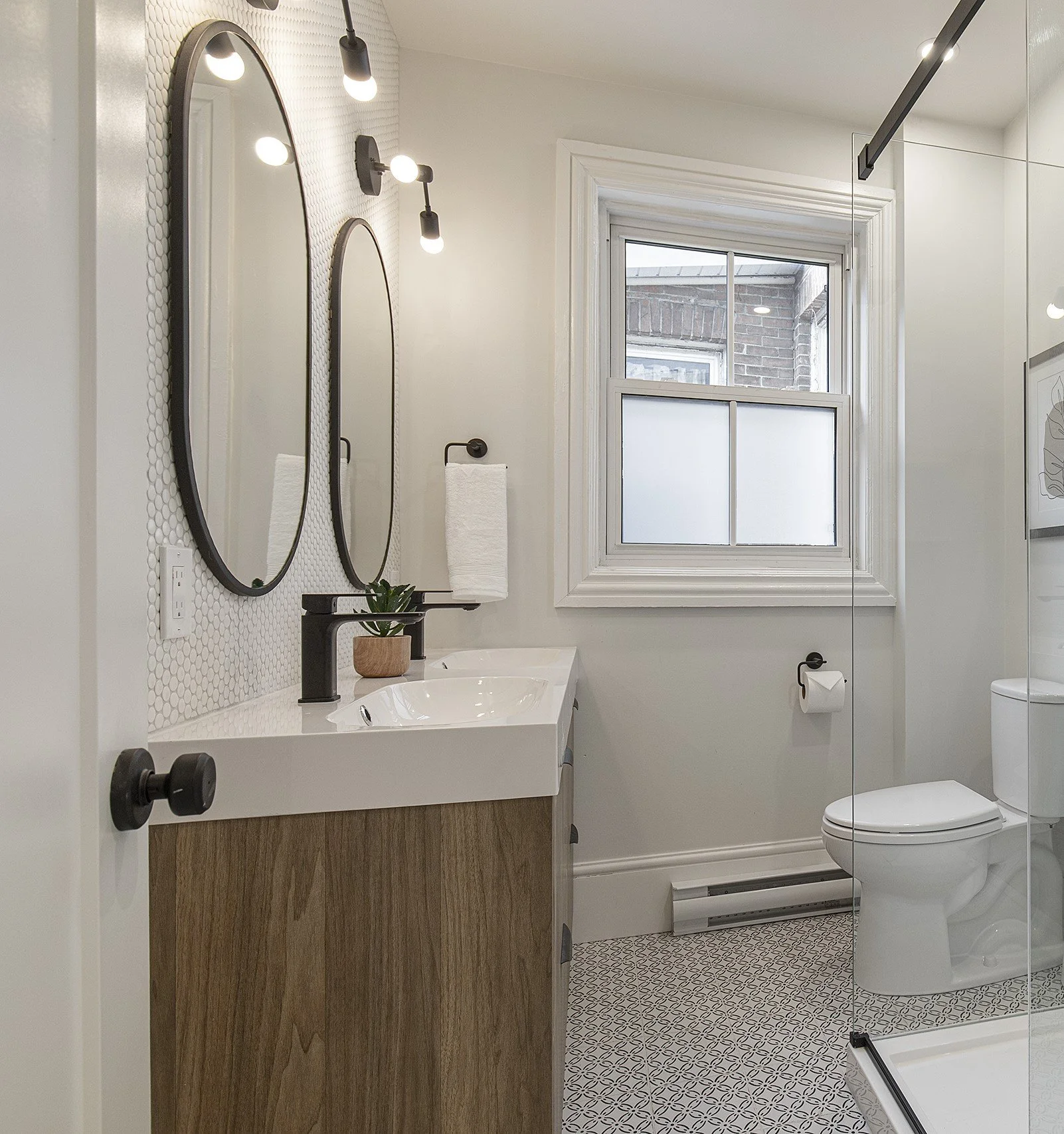 Clergy Bathroom 1a.jpg