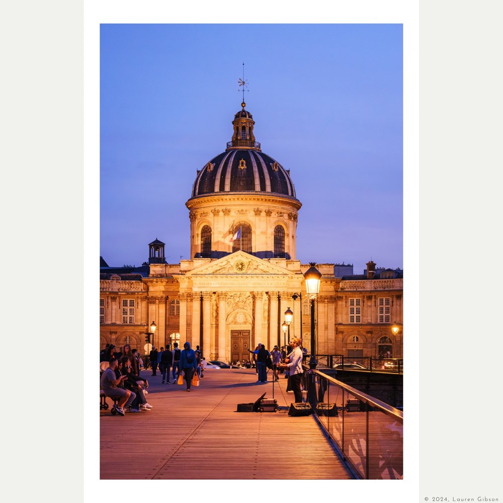 Street-Musician-Pont-des-Arts--Lauren-Gibson-Studio-di-Sarlo-Limited-Edition-2x3-Hero-Copyright-2024.jpg