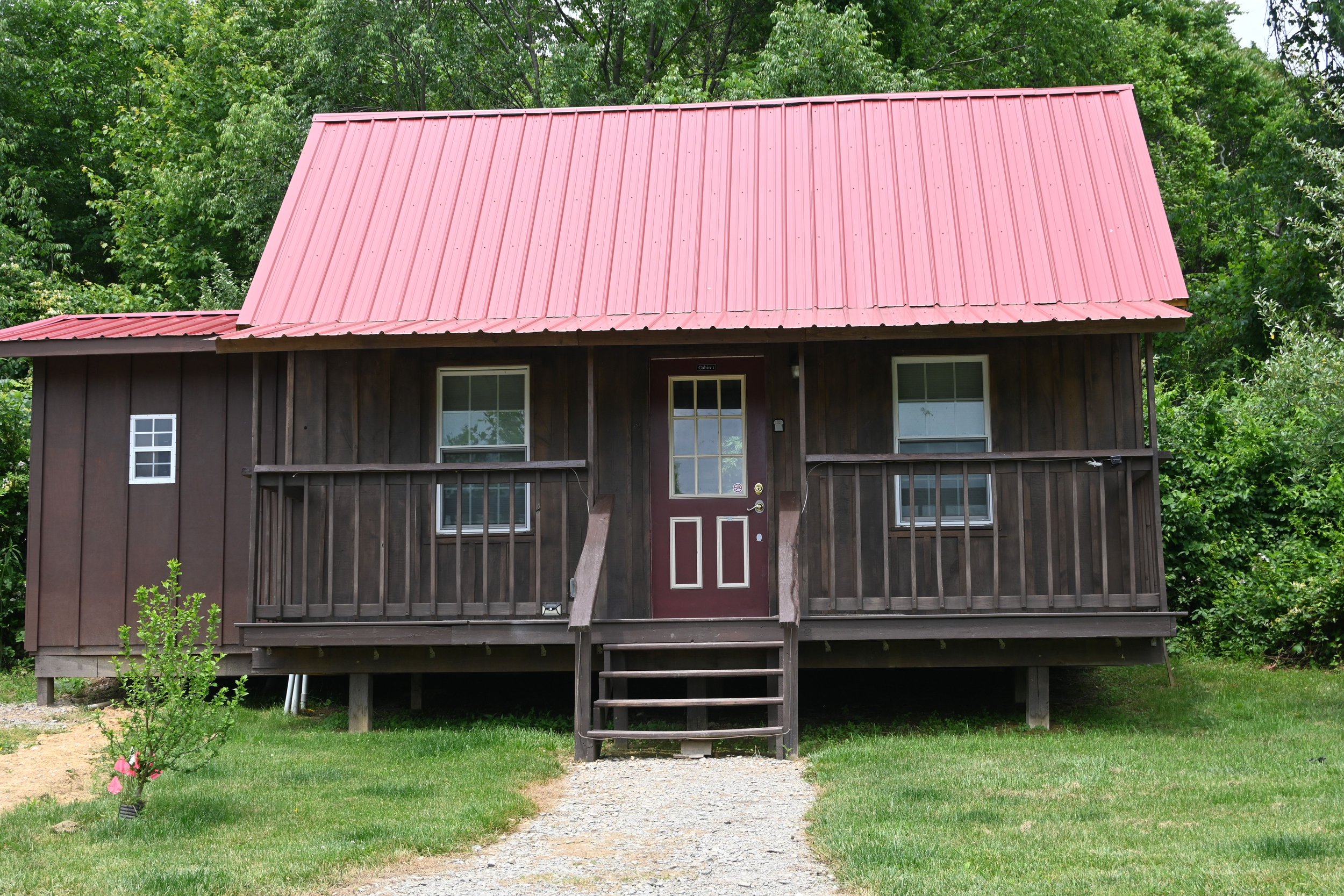 Cozy cabin outside.jpeg