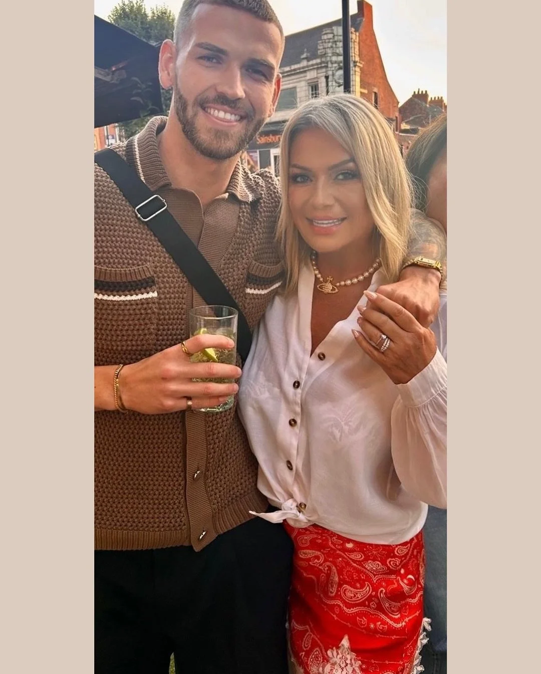 They say a picture paints a thousand words and I  finally managed to capture mine that makes my heart so full ❤️
So proud of you @codywilkscoachpt 😘
#myboy #mumlove #pt #momentstoremember