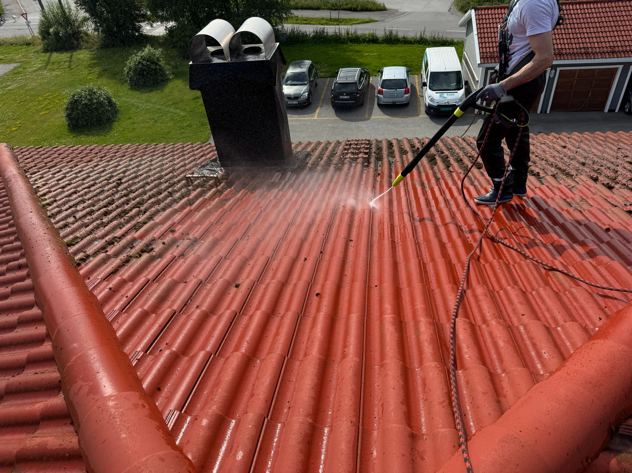 Skånsom takvask med høytrykk