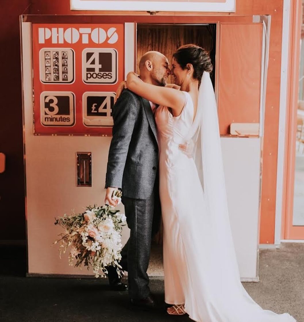 Our brides keeping it simple and sassy in the Tullulah dress. 

#belleandbunty #belleandbuntybridal #madeinengland #puresilk #bohobride #simplebridal #flirtatiouslybritish #bride #vintagebride
