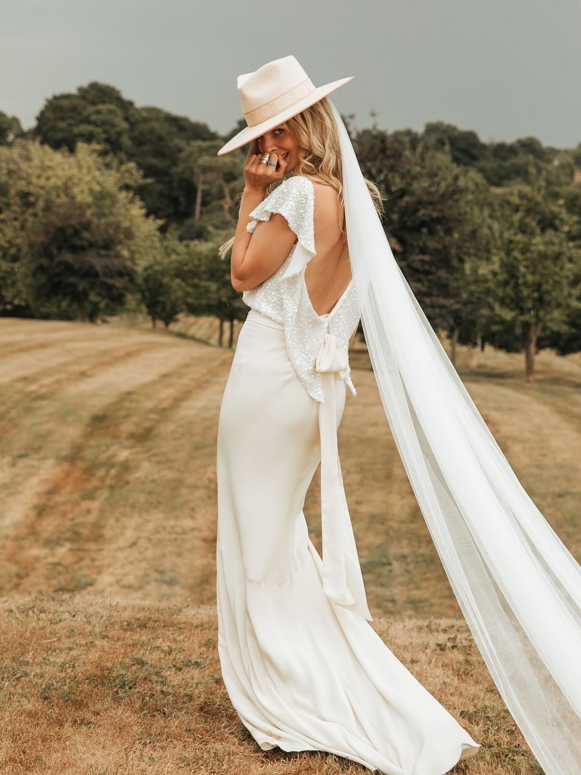 Bridal Separates! 🥂 Pick your top &amp; skirt and piece together your perfect wedding day look! Or how about switching your top in the evening for 2 different outfits?! 

We have an array of gorgeous skirts and tops to try in our London boutique 🥰?