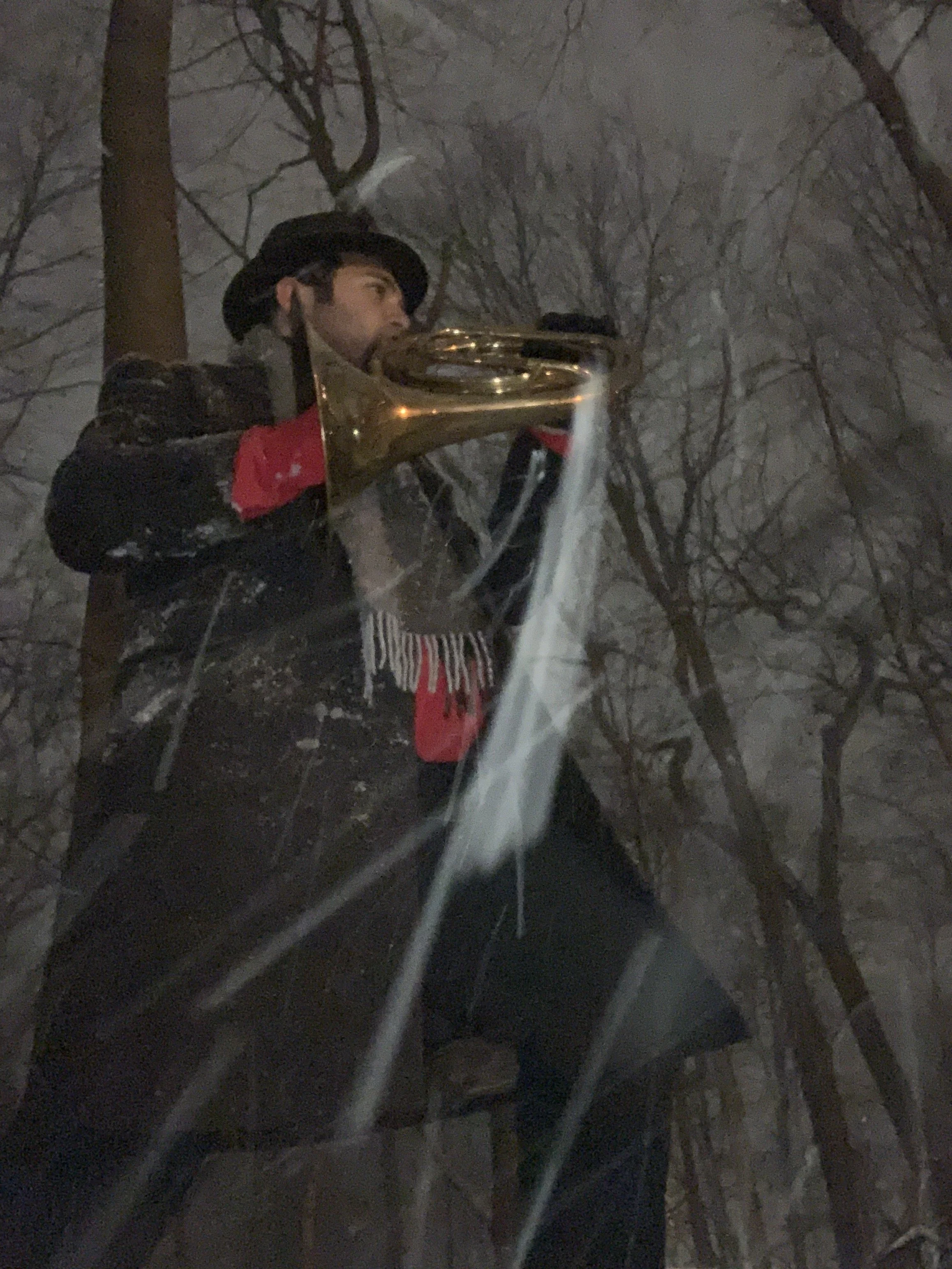 Horn calls in the woods with a Natural Horn