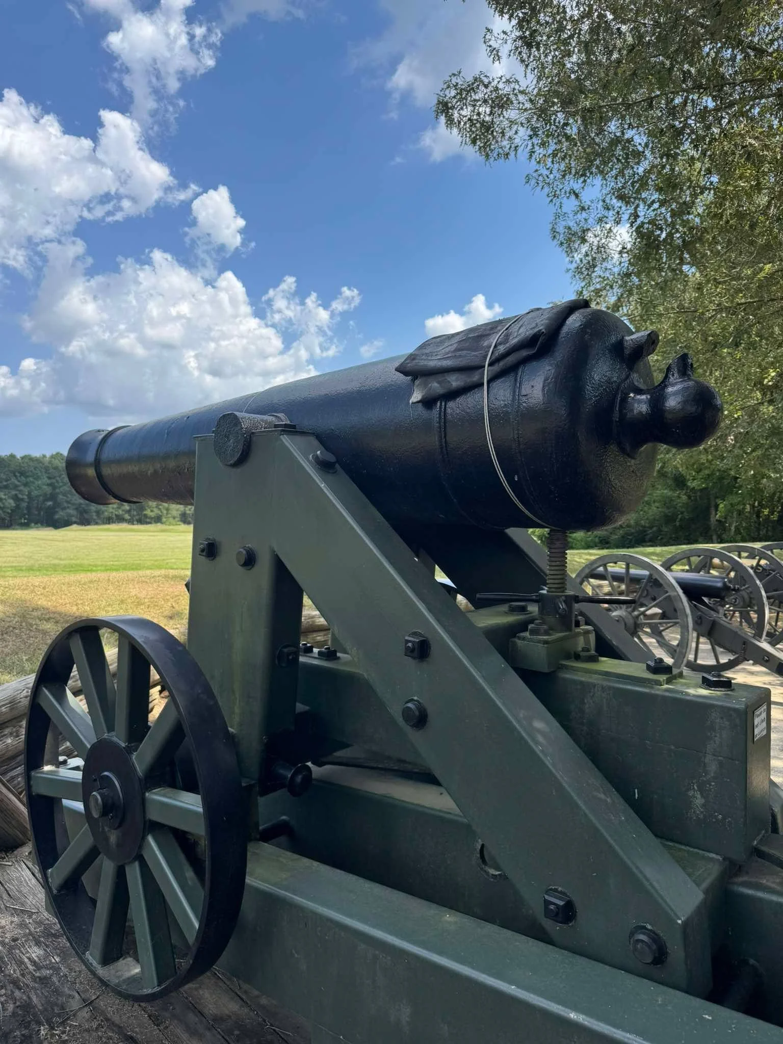 US Navy 42-Pounder of USS Delaware at Port Hudson.  Photo by Daaviid Snnydeer