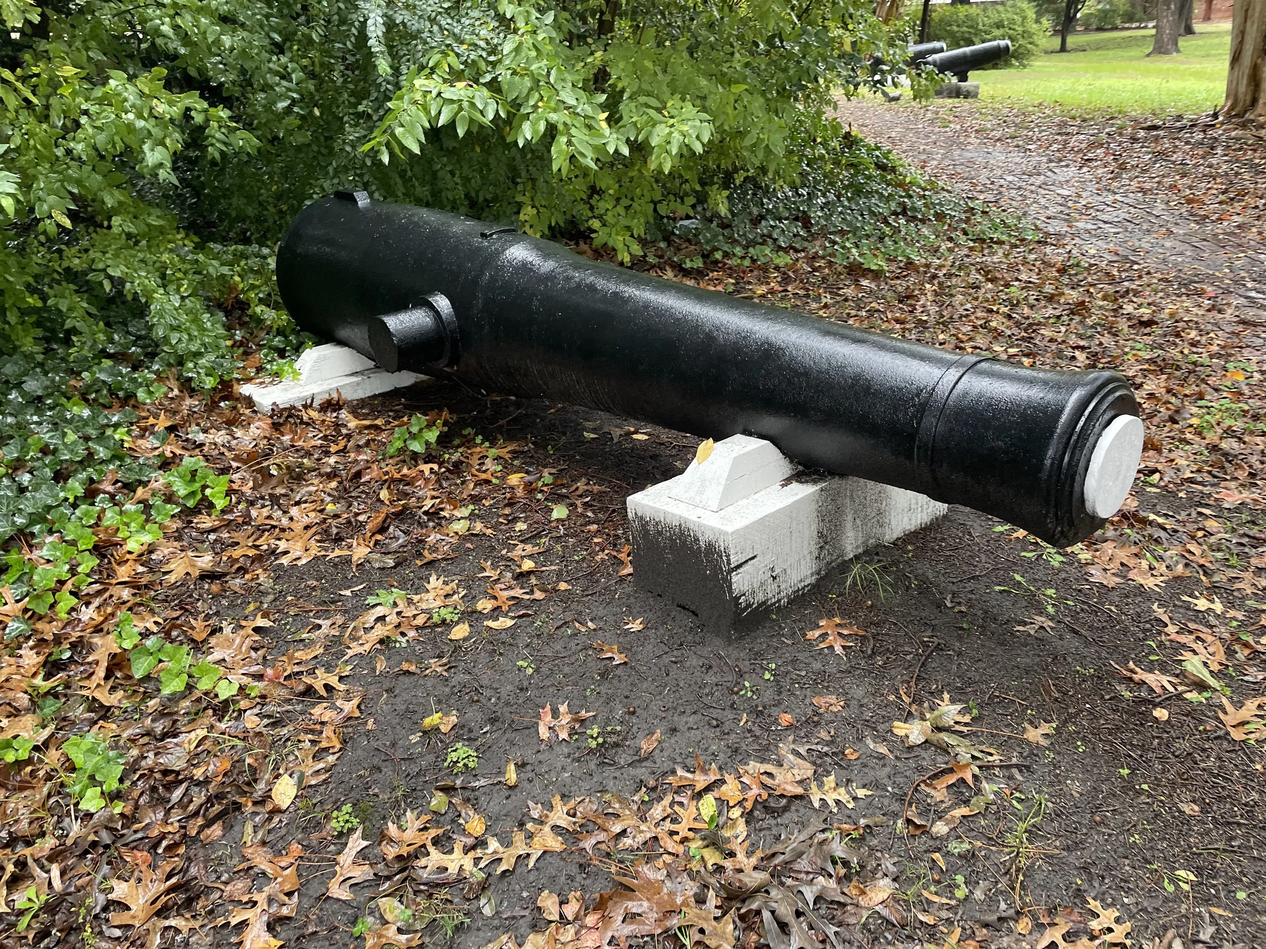 US Navy 32-Pounder of 57 Hundredweight, Number 384, is displayed at Trophy Park at Norfolk Naval Shipyard