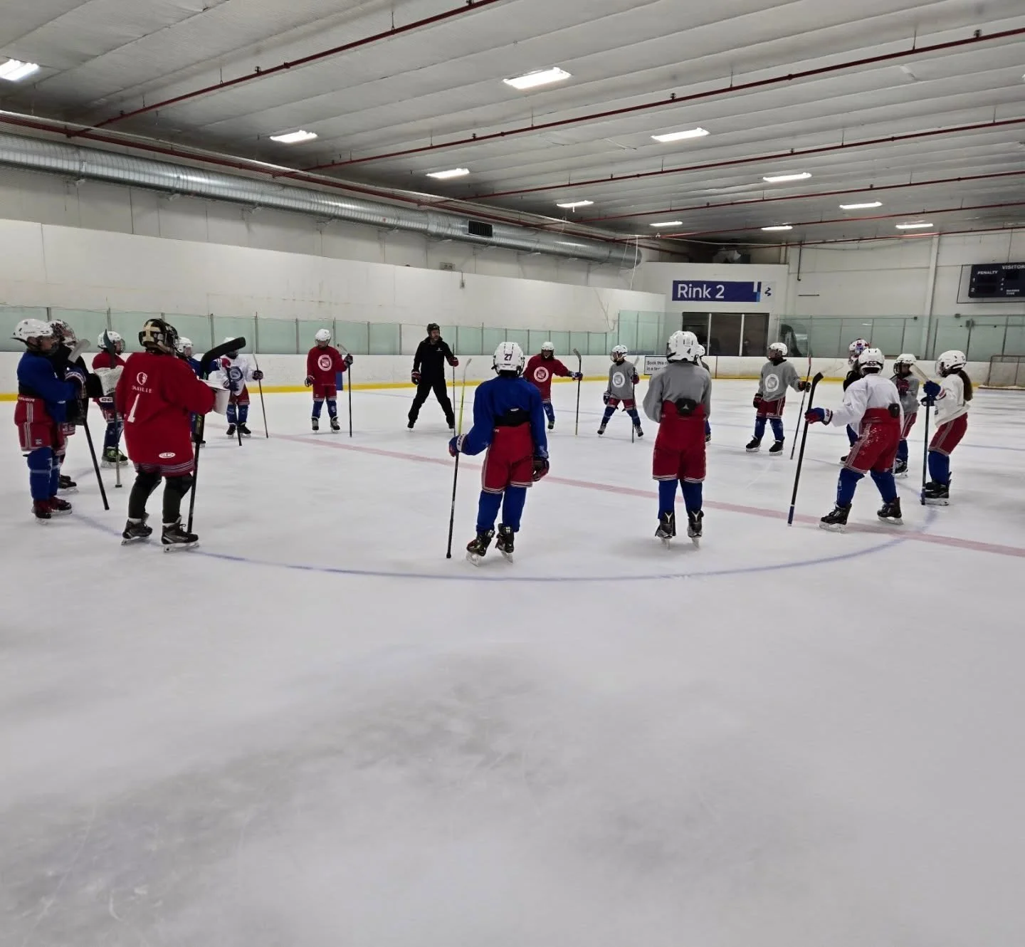 🔥 Morning grind with the U12 crew!

Pushed edges, built power, and had a blast.

Love seeing the work ethic this young group brought today. 💪⛸️

#SkatingGains #EdgeWork #PowerSkating #HockeyDevelopment #U12 #HardWorkPaysOff #SkateStrong