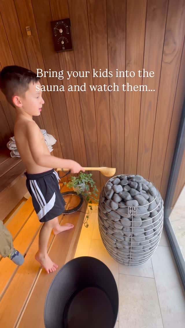 Studies show that gentle, supervised sauna use is safe and beneficial for children — supporting relaxation, circulation, and even immune health.
It’s a wellness habit the whole family can enjoy!
Top Tips:
🔸 For children, the ideal saun
