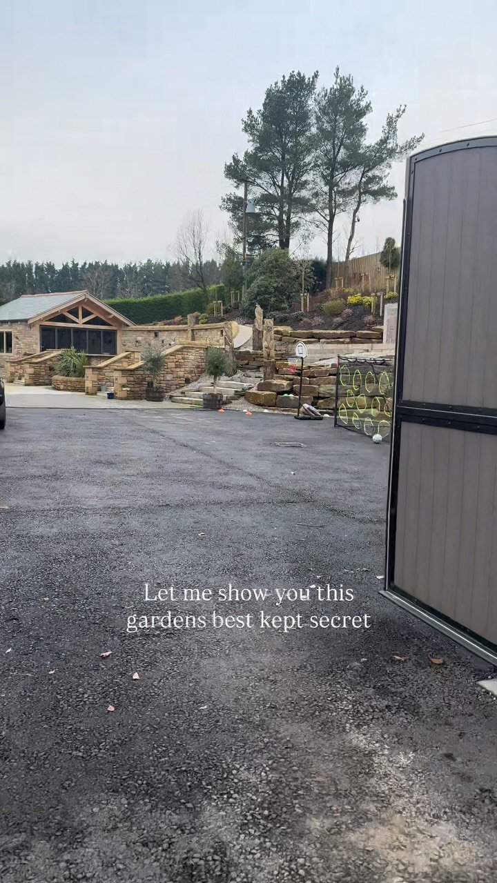Let me show you the best kept secret of this beautiful garden. 🌱✨
Where luxury meets recovery, just steps from the back door, tucked away in a serene corner.
#luxurywellness #gardenretreat #saunasanctuary #wellnessathome #outdoorluxury #healthopt