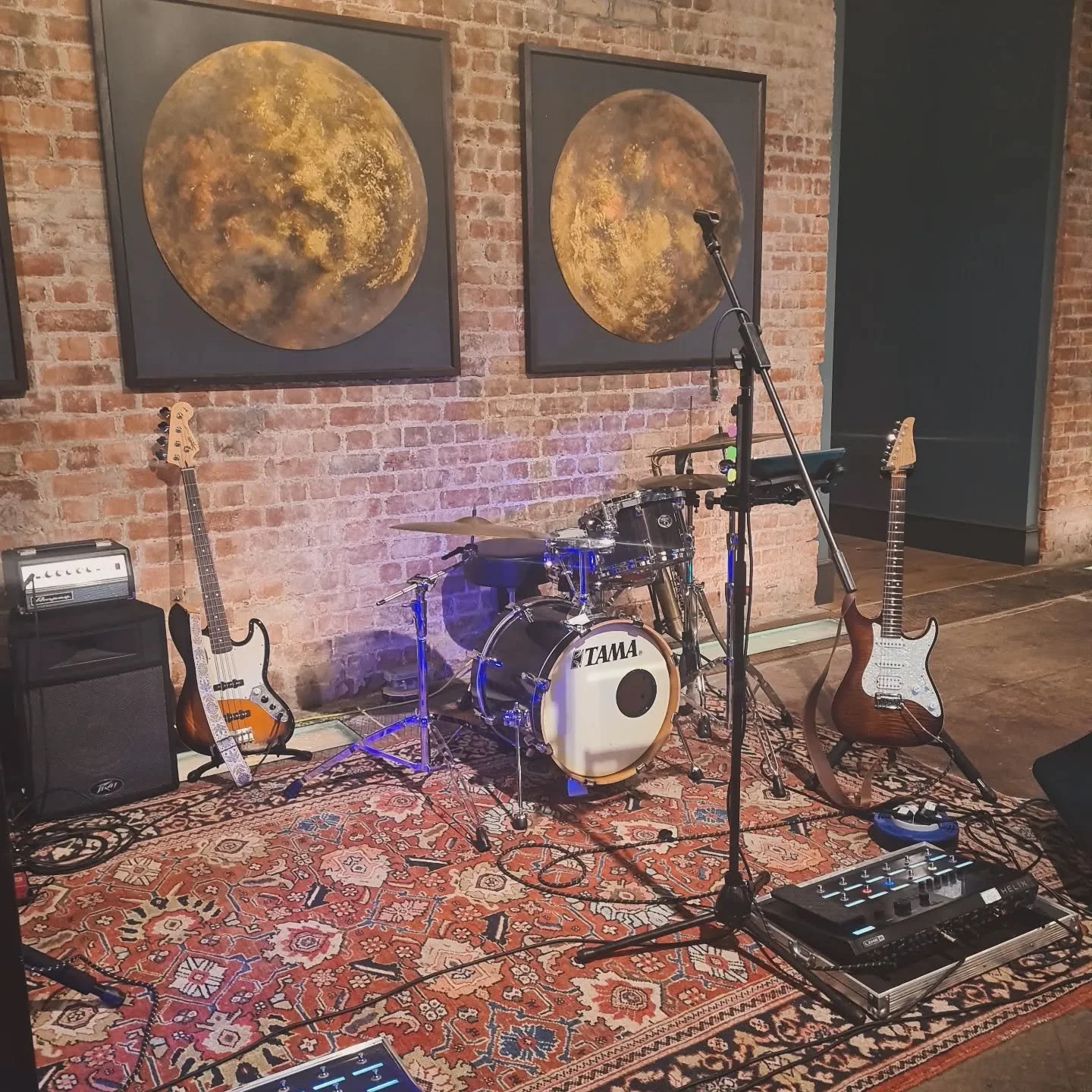 We don't just make newly wed couples dance 🕺💃 our repertoire is a fit for any type of event 🎵 birthdays 🎂corporate do's 💼 festivals ☀️ private parties 🥳 DM for more info or visit our website, link in the bio ✅️
.
.
.
#partyband #weddingband #gi