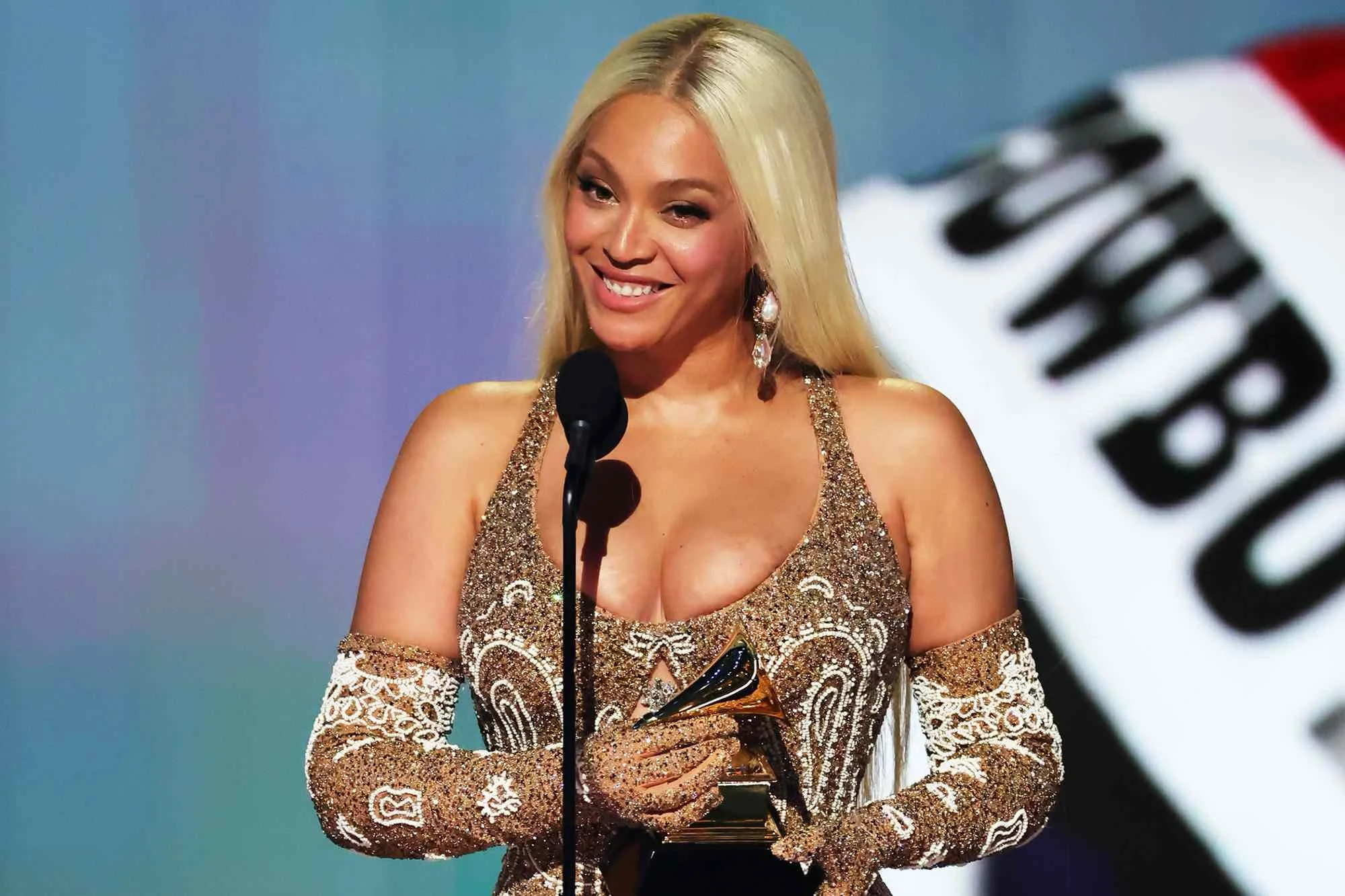Beyonce-2025-Grammys-020225-1-9c056a7b86df47eaab9d24ea1c30a372.jpg