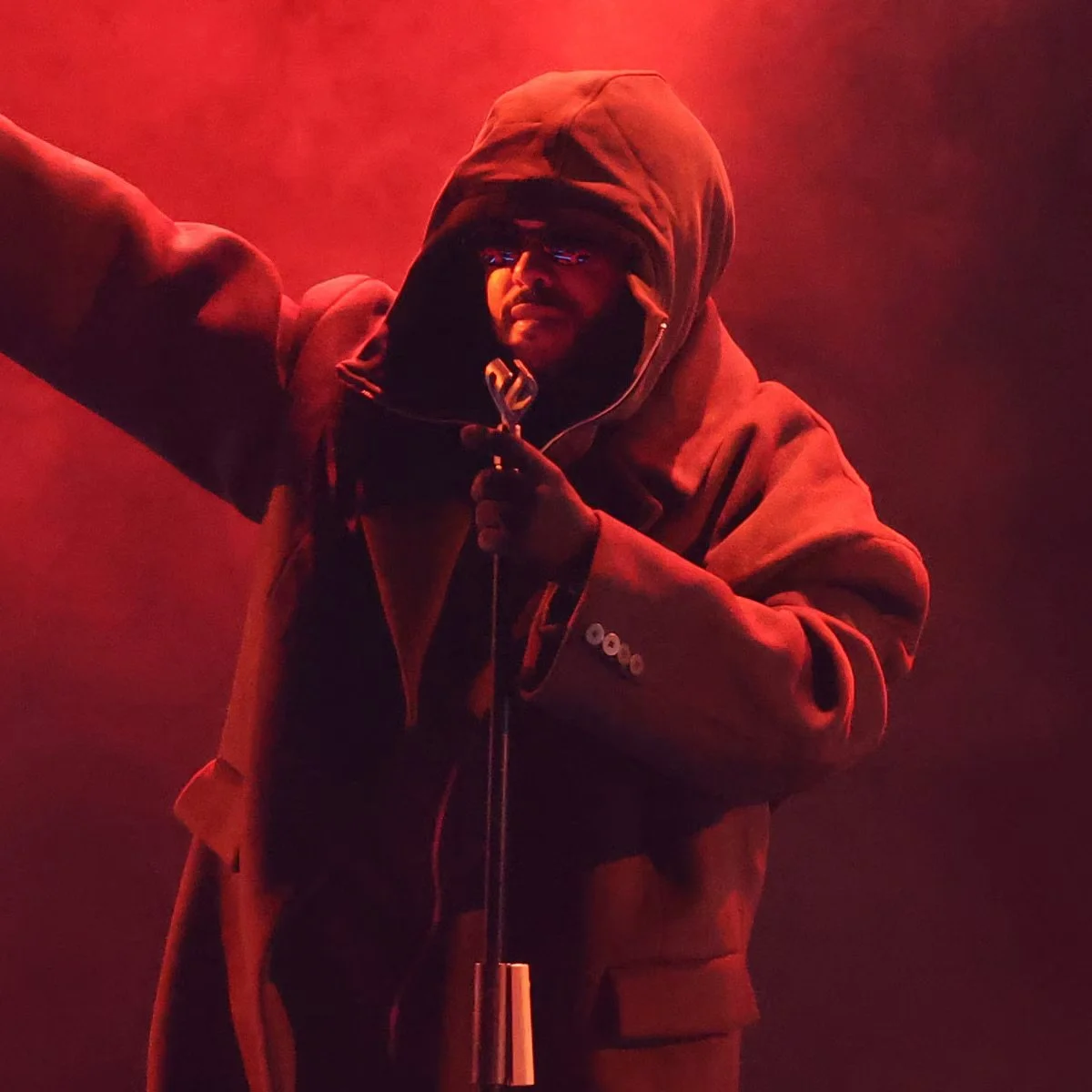rs_1200x1200-250202191329-1200-weeknd-grammys.jpeg