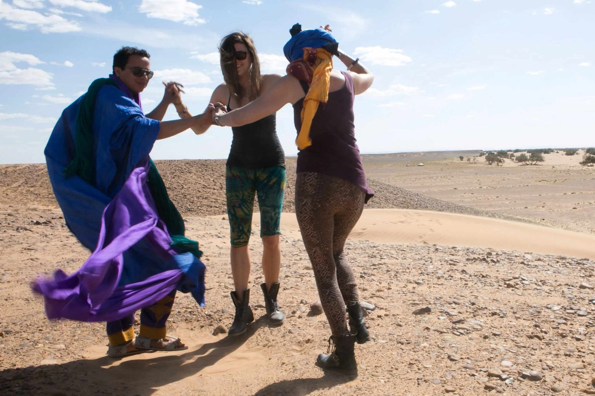 Less than 2 days left of early 🐦 bird pricing for the 🌕 Full Moon Fire Dance + Ceremony 🔥 w/ me + @candacegram_ !  Deets below. One of the first times we ever connected was on the dance floor at 5 Rhythms almost 15 years ago and of course dance wo