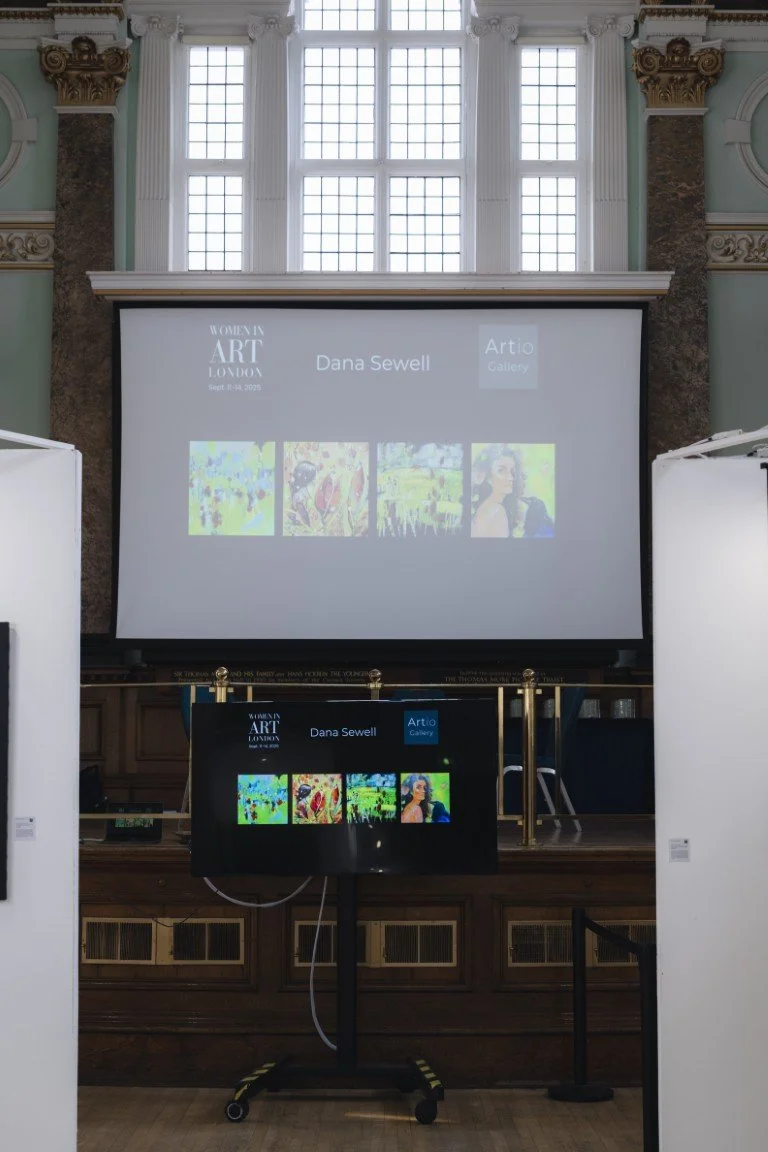 London WIA-182 (Medium).jpg