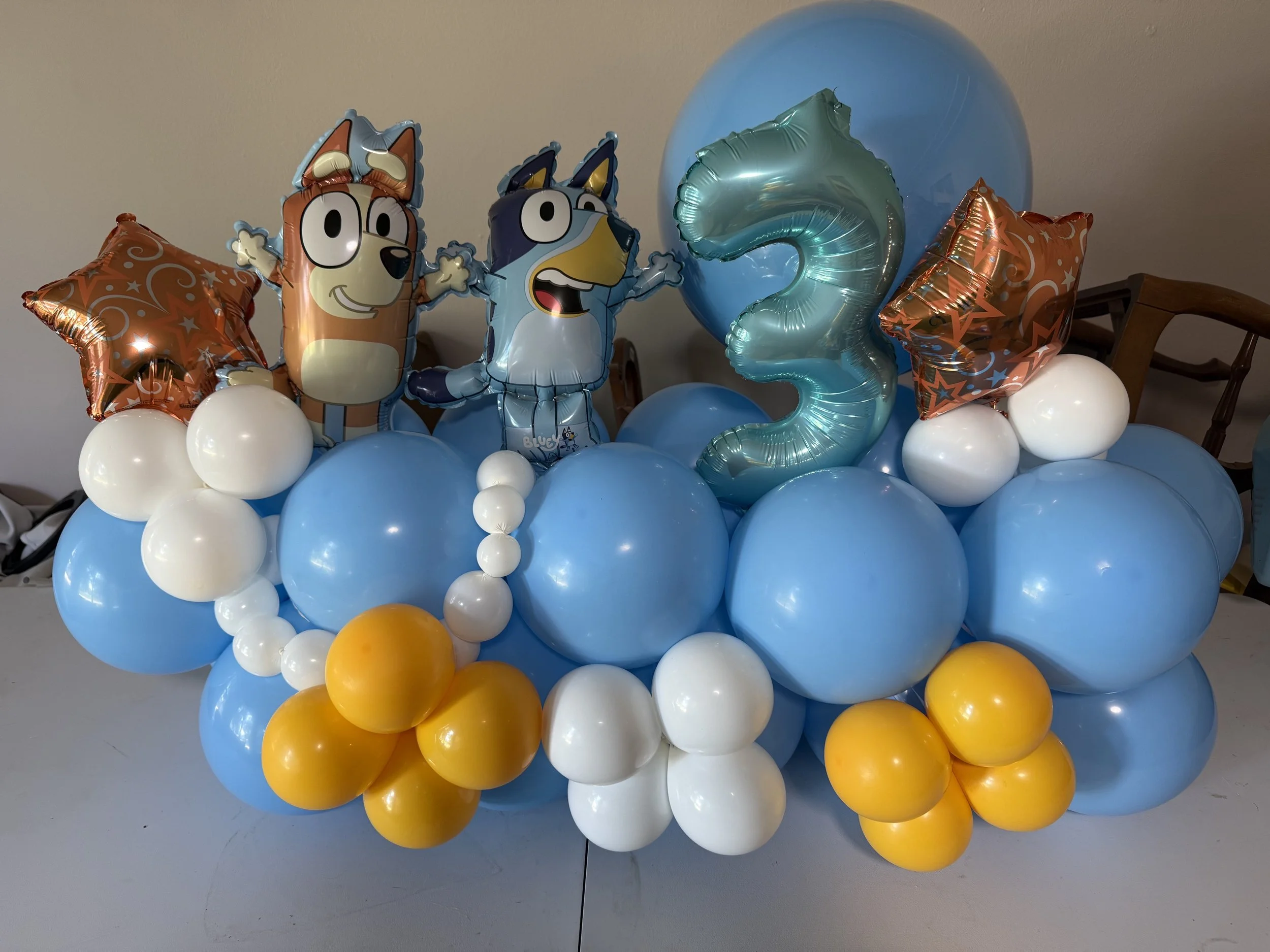 Bluey balloon stack ICH.jpg