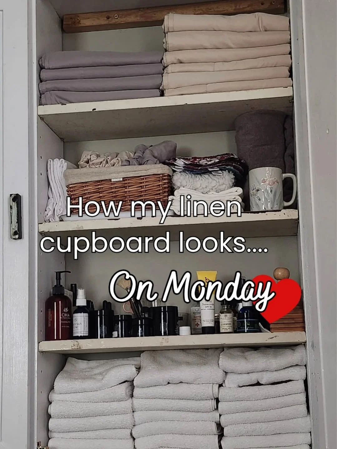 Love it when everything is neat and put away for the week ahead. ❤️
.
#laundryfordays